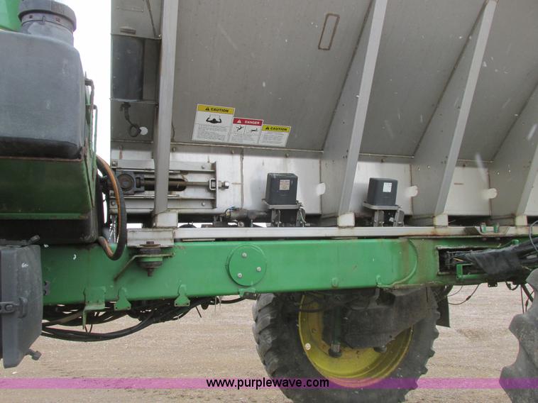image for item A8658 2005 John Deere 4920 spreader