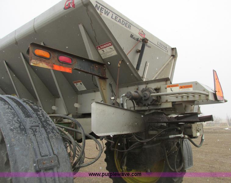 image for item A8658 2005 John Deere 4920 spreader