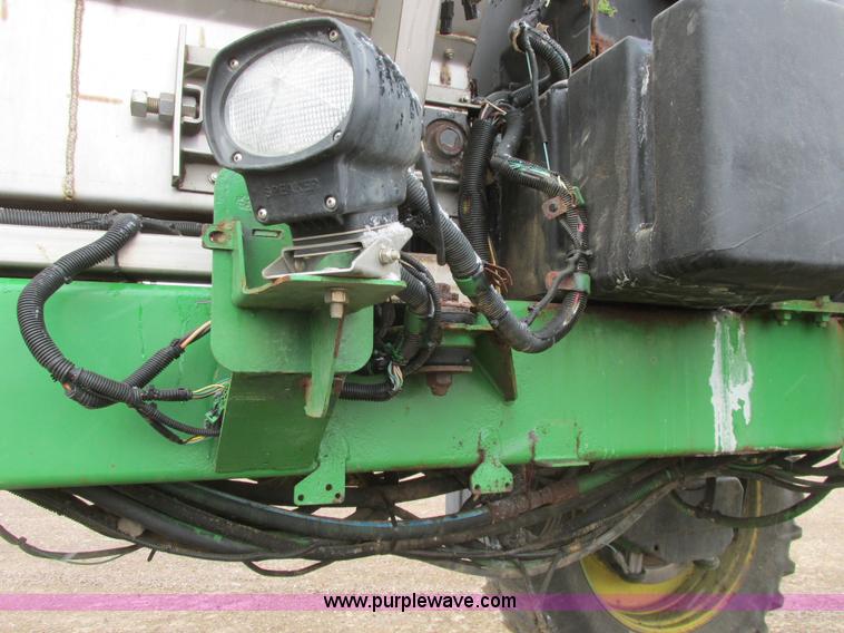 image for item A8658 2005 John Deere 4920 spreader