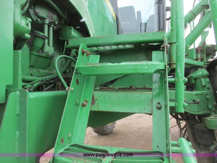 image for item A8658 2005 John Deere 4920 spreader
