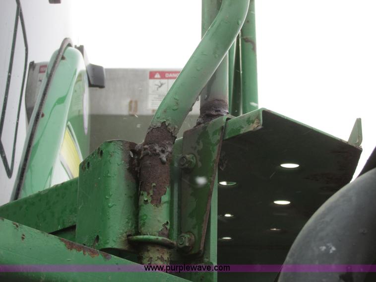 image for item A8658 2005 John Deere 4920 spreader