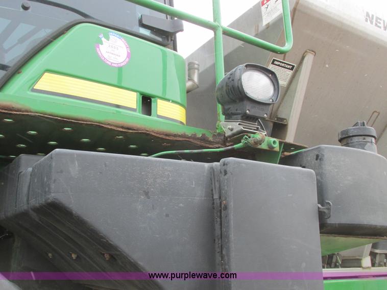 image for item A8658 2005 John Deere 4920 spreader