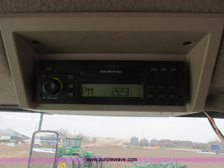 image for item A8658 2005 John Deere 4920 spreader