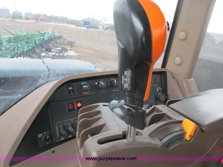 image for item A8658 2005 John Deere 4920 spreader