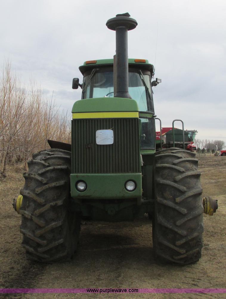 image for item A8663 1982 John Deere 8630 4WD tractor