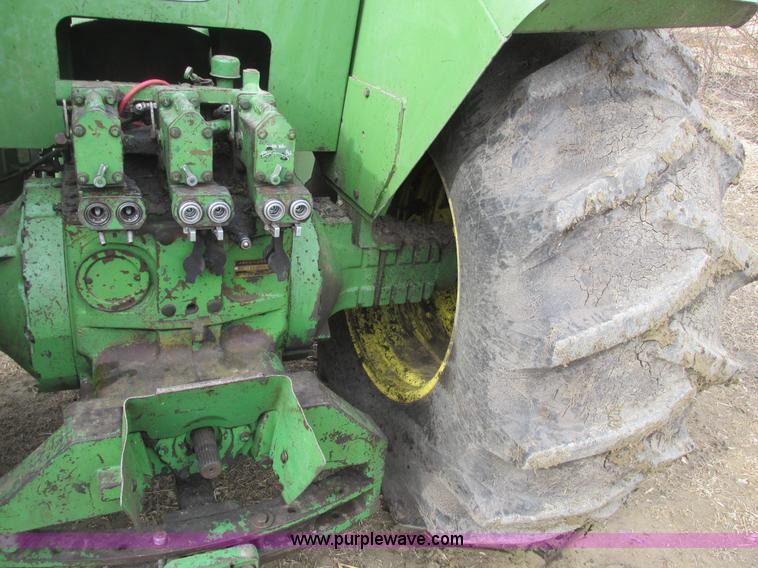 image for item A8663 1982 John Deere 8630 4WD tractor