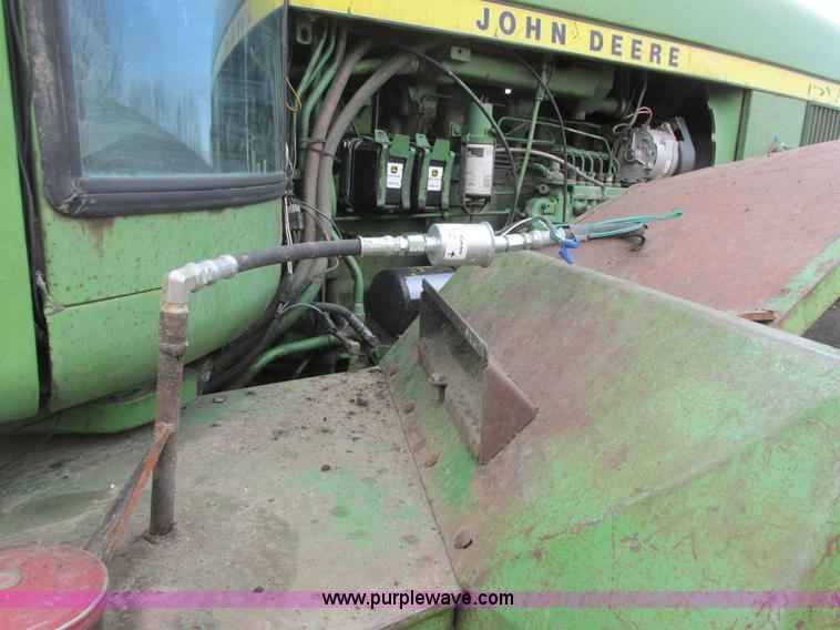 image for item A8663 1982 John Deere 8630 4WD tractor