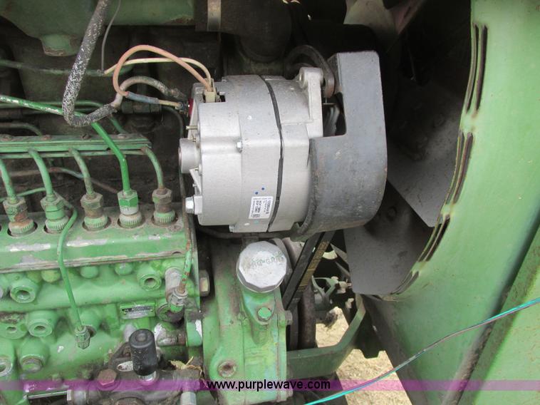 image for item A8663 1982 John Deere 8630 4WD tractor