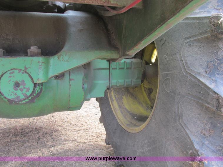 image for item A8663 1982 John Deere 8630 4WD tractor
