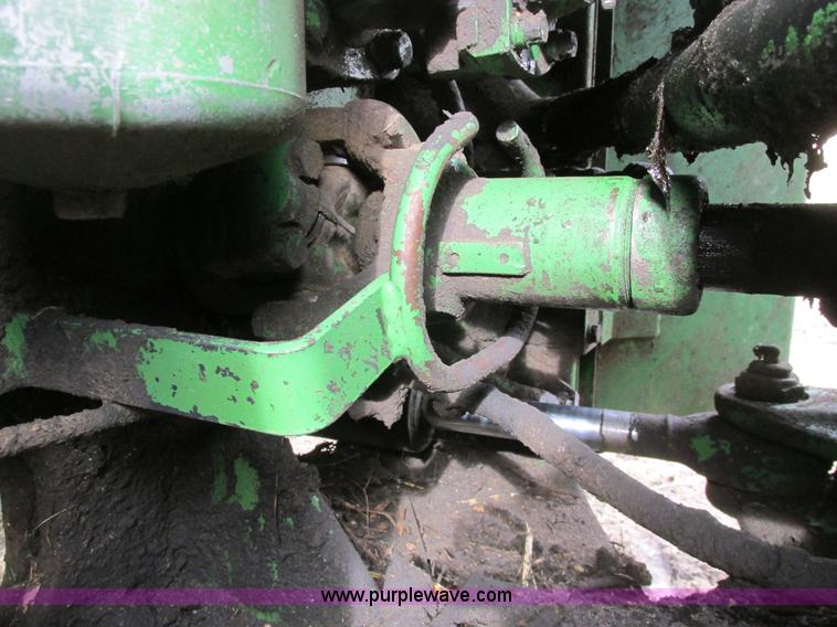 image for item A8663 1982 John Deere 8630 4WD tractor