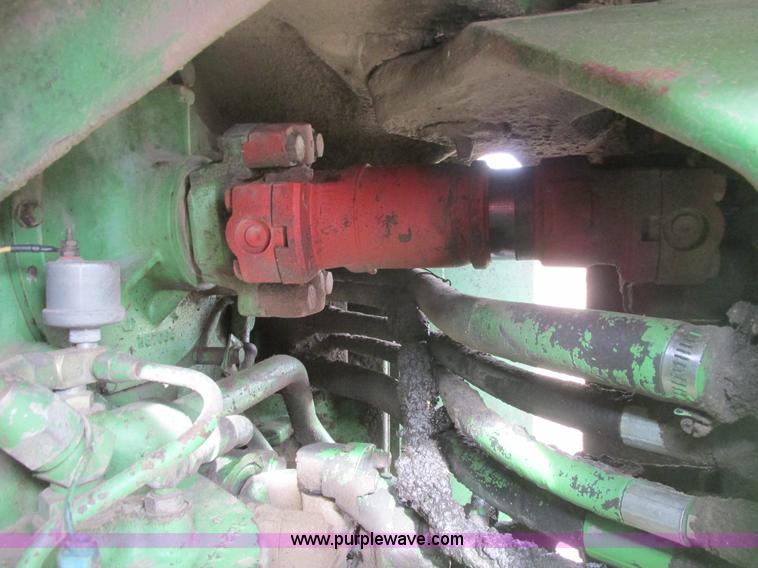 image for item A8663 1982 John Deere 8630 4WD tractor