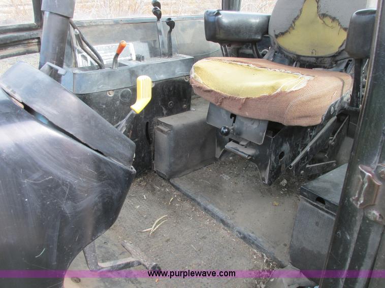 image for item A8663 1982 John Deere 8630 4WD tractor