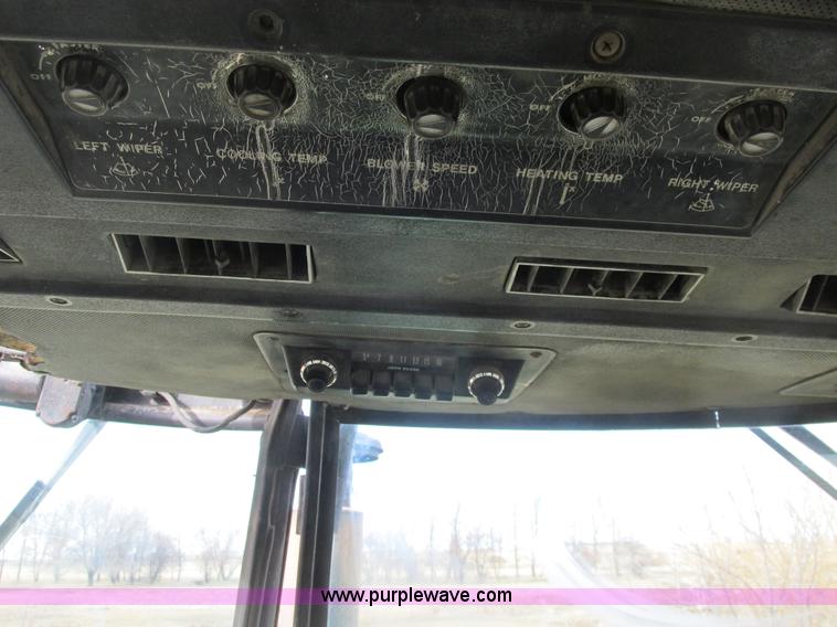 image for item A8663 1982 John Deere 8630 4WD tractor