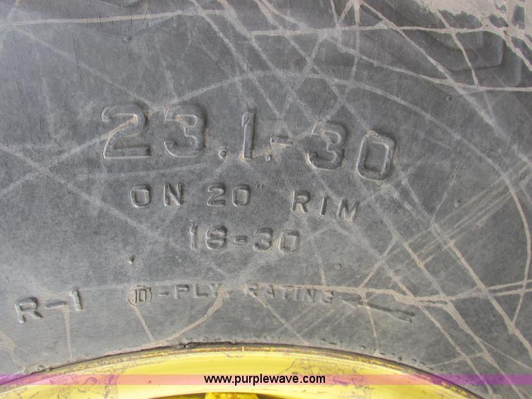 image for item A8663 1982 John Deere 8630 4WD tractor