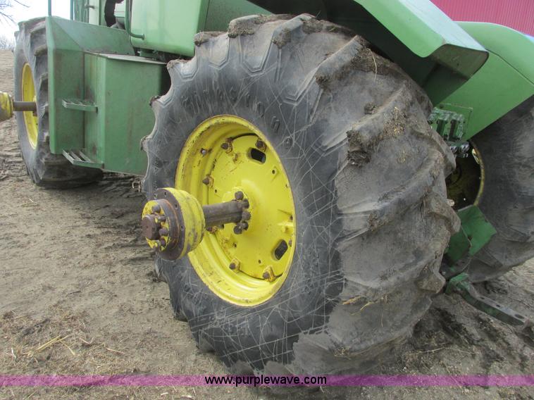 image for item A8663 1982 John Deere 8630 4WD tractor