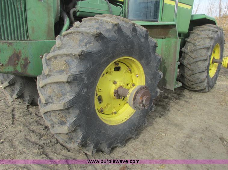 image for item A8663 1982 John Deere 8630 4WD tractor