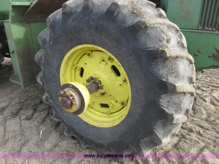 image for item A8663 1982 John Deere 8630 4WD tractor
