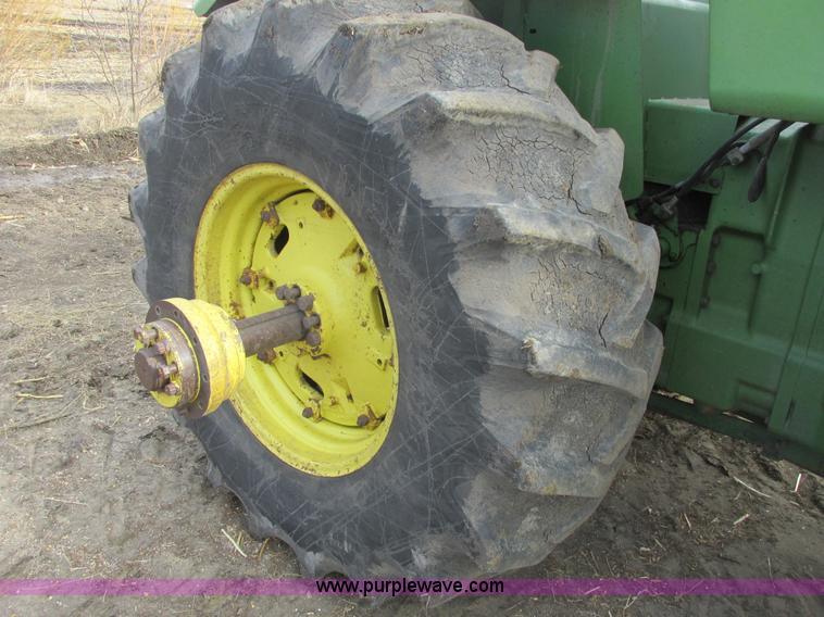 image for item A8663 1982 John Deere 8630 4WD tractor