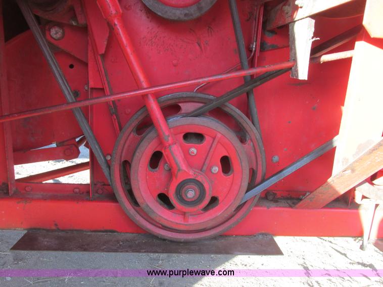 image for item A8664 1983 Massey-Ferguson 860 combine