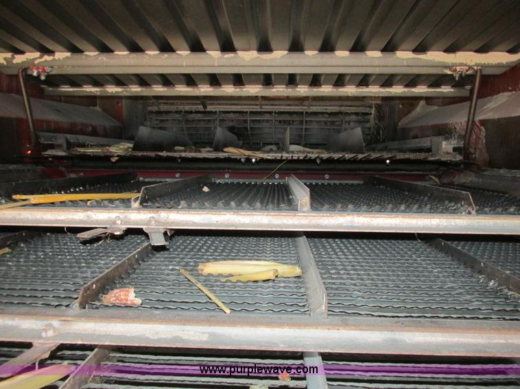 image for item A8664 1983 Massey-Ferguson 860 combine