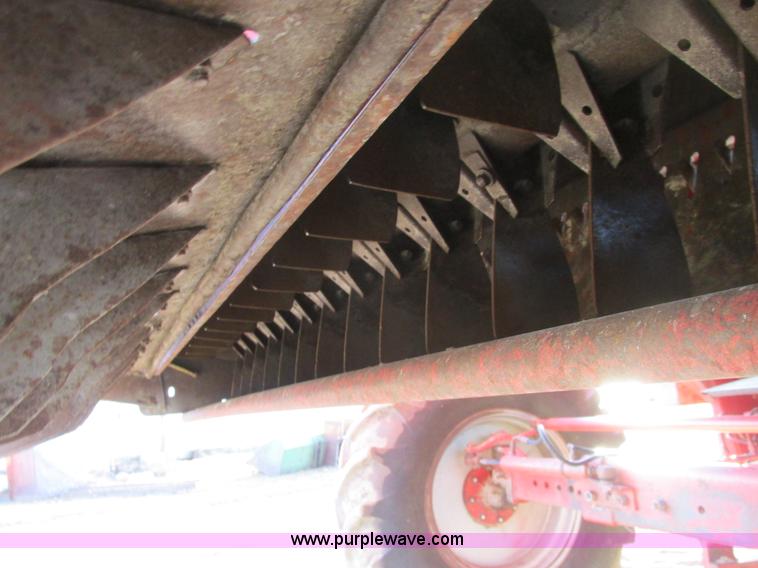 image for item A8664 1983 Massey-Ferguson 860 combine