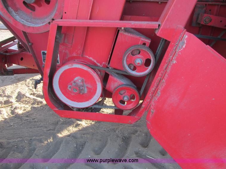 image for item A8664 1983 Massey-Ferguson 860 combine