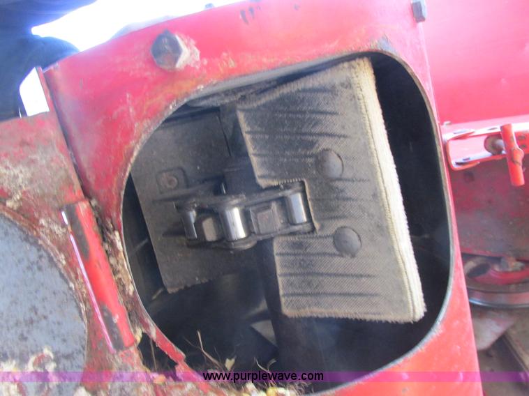 image for item A8664 1983 Massey-Ferguson 860 combine