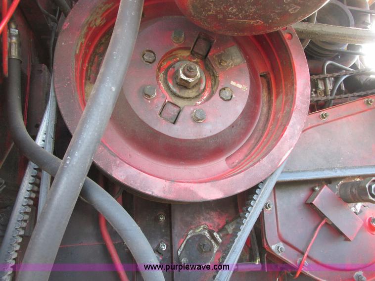 image for item A8664 1983 Massey-Ferguson 860 combine