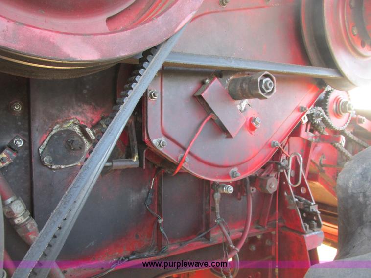 image for item A8664 1983 Massey-Ferguson 860 combine