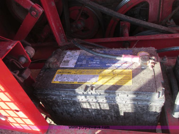 image for item A8664 1983 Massey-Ferguson 860 combine