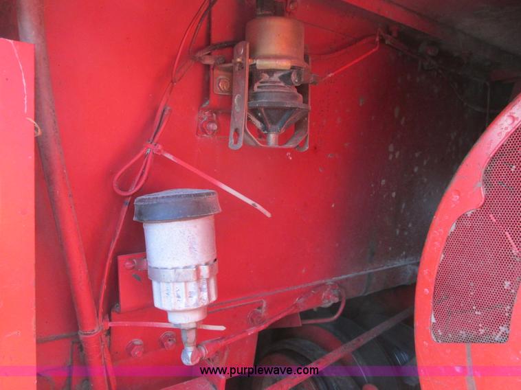image for item A8664 1983 Massey-Ferguson 860 combine