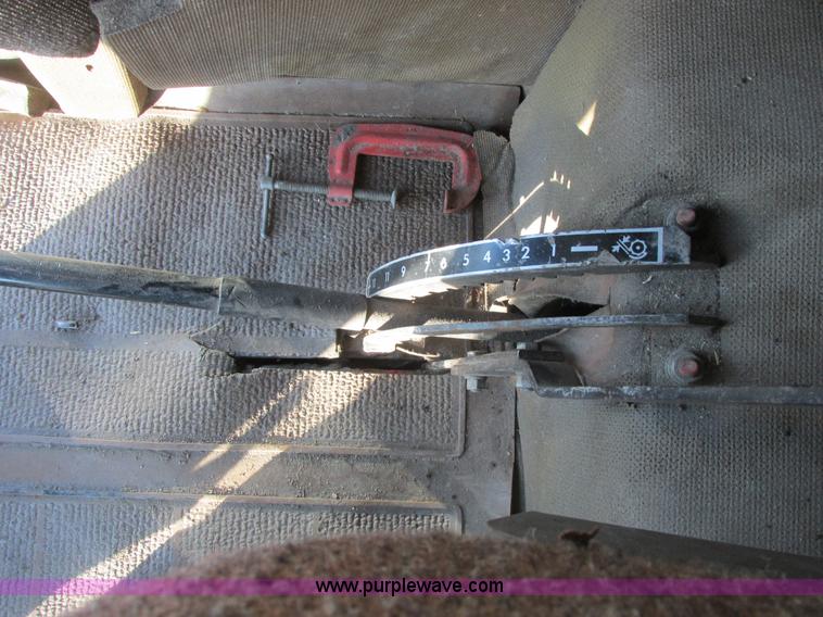 image for item A8664 1983 Massey-Ferguson 860 combine