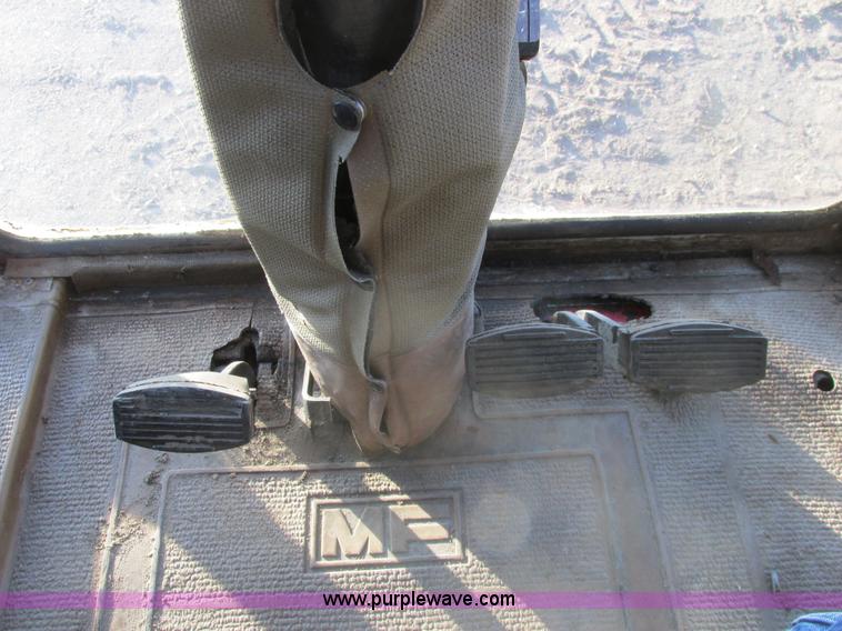 image for item A8664 1983 Massey-Ferguson 860 combine