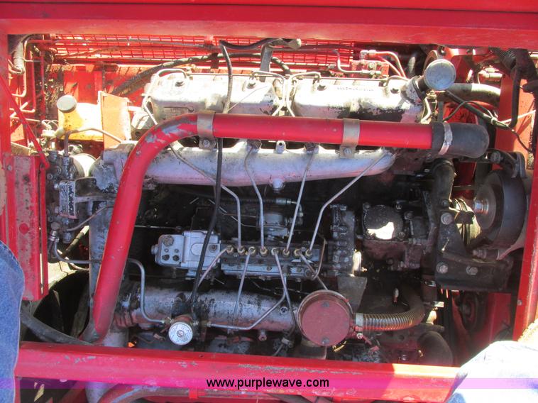 image for item A8665 1987 Massey-Ferguson 860 combine