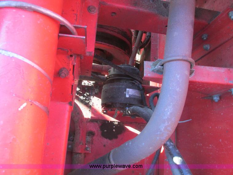 image for item A8665 1987 Massey-Ferguson 860 combine