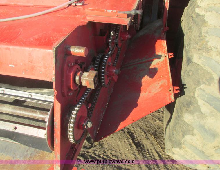 image for item A8665 1987 Massey-Ferguson 860 combine