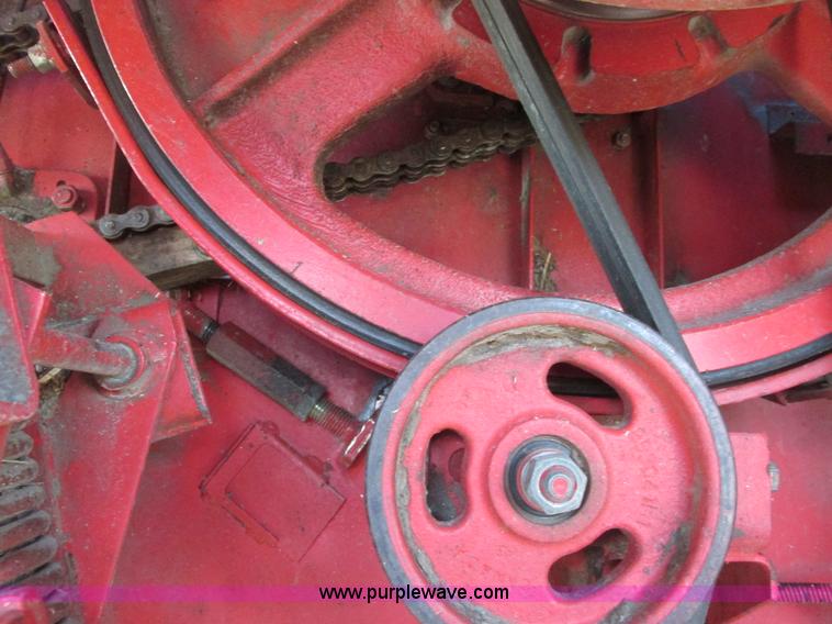 image for item A8665 1987 Massey-Ferguson 860 combine