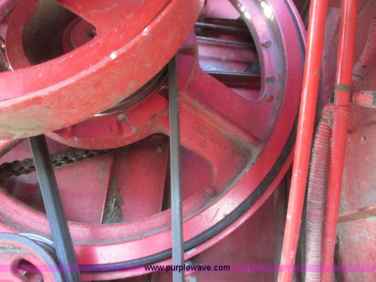 image for item A8665 1987 Massey-Ferguson 860 combine