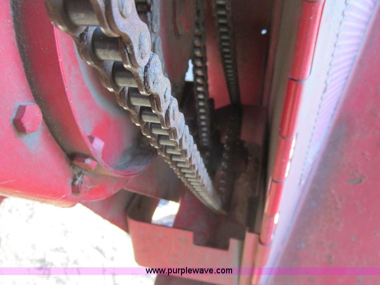 image for item A8665 1987 Massey-Ferguson 860 combine