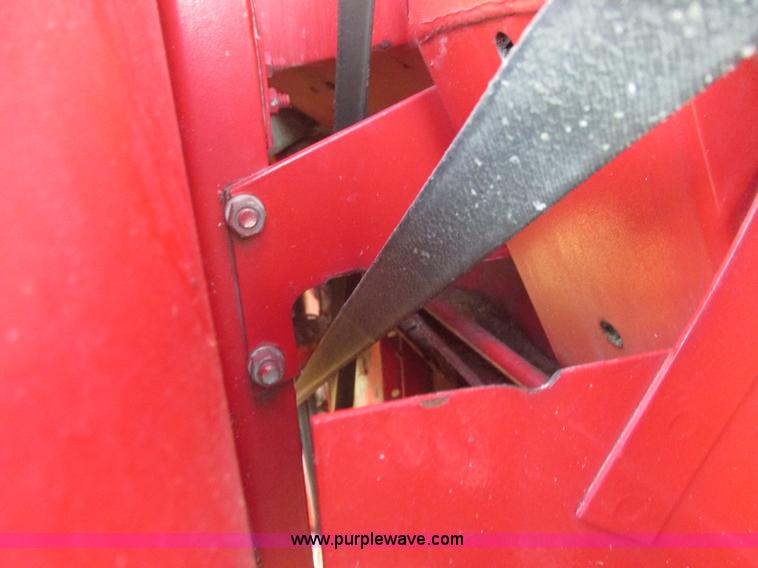 image for item A8665 1987 Massey-Ferguson 860 combine