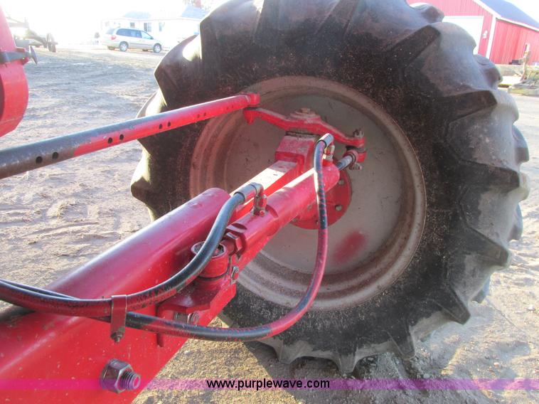 image for item A8665 1987 Massey-Ferguson 860 combine