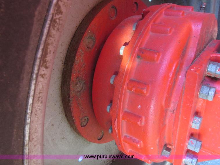 image for item A8665 1987 Massey-Ferguson 860 combine