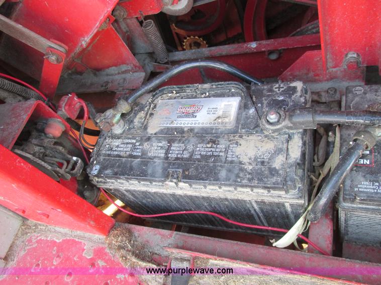 image for item A8665 1987 Massey-Ferguson 860 combine