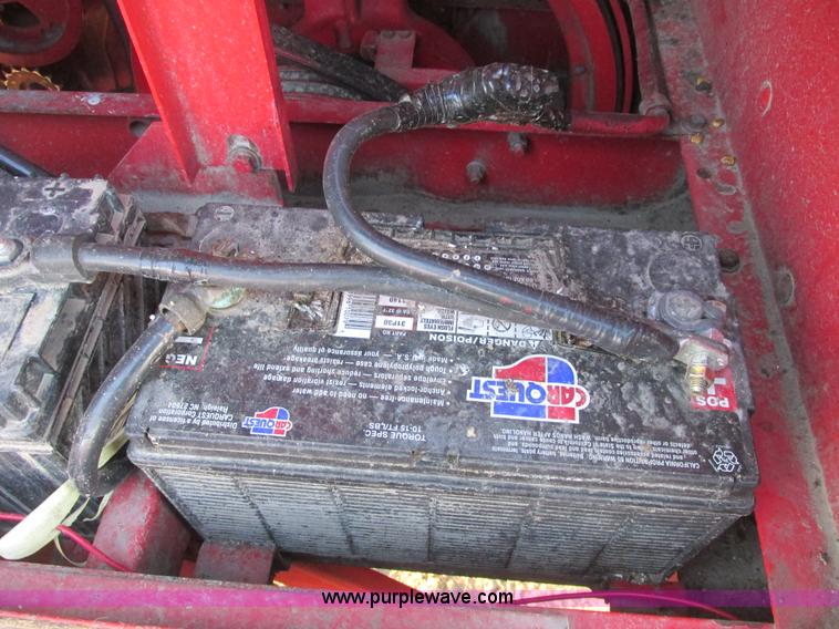 image for item A8665 1987 Massey-Ferguson 860 combine