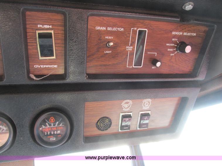 image for item A8665 1987 Massey-Ferguson 860 combine