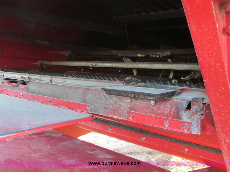 image for item A8666 1985 Massey-Ferguson 860 combine