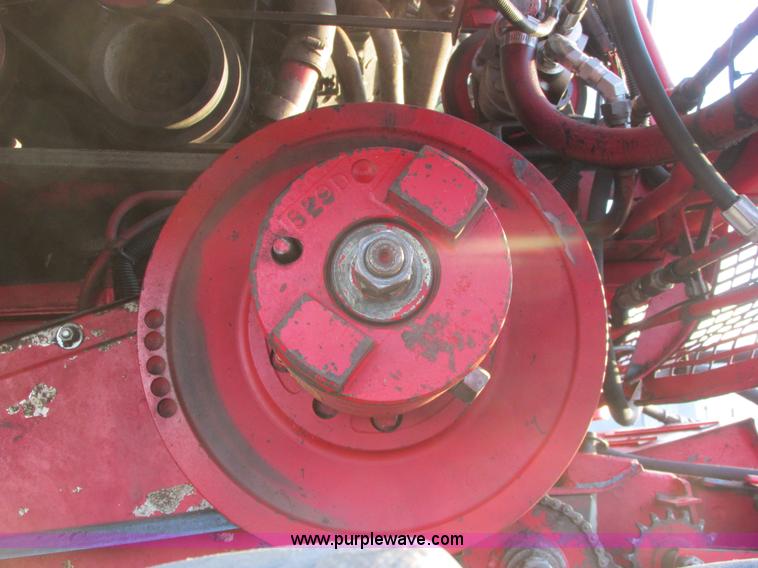 image for item A8666 1985 Massey-Ferguson 860 combine