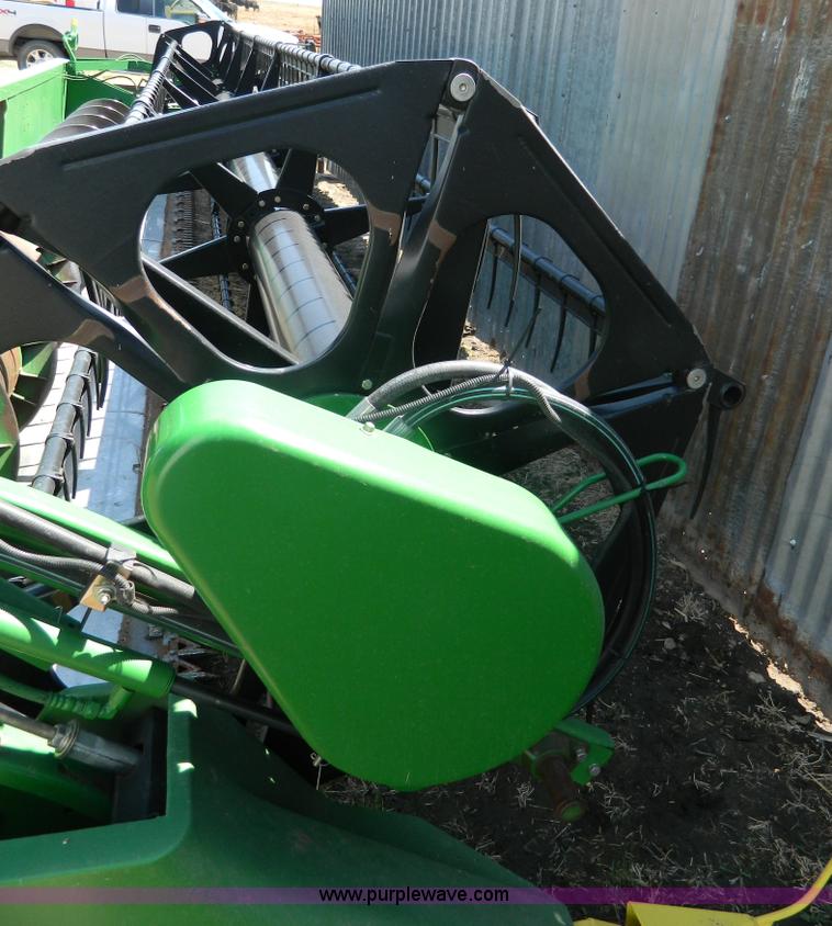 image for item AQ9483 2002 John Deere 925F flex platform head