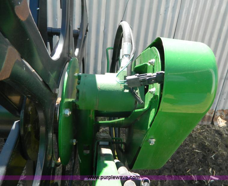 image for item AQ9483 2002 John Deere 925F flex platform head