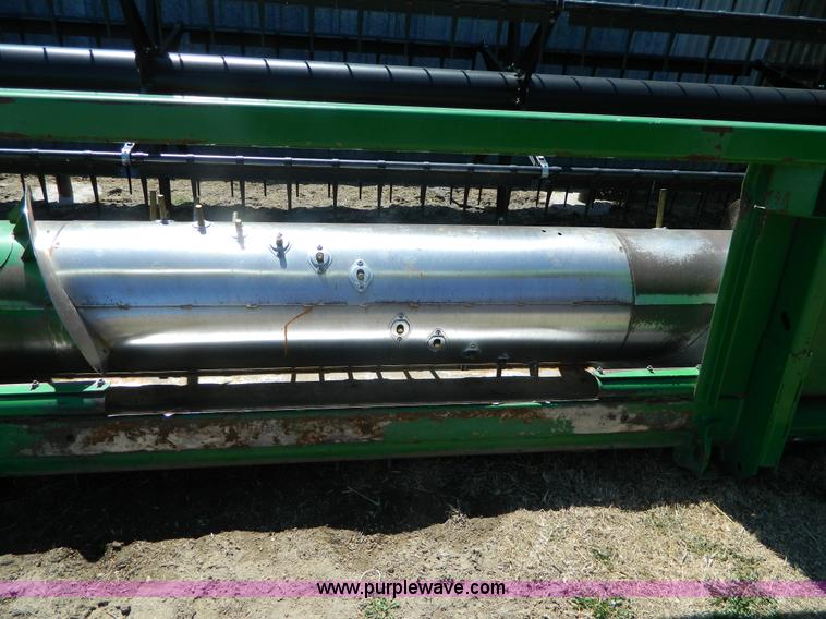 image for item AQ9483 2002 John Deere 925F flex platform head